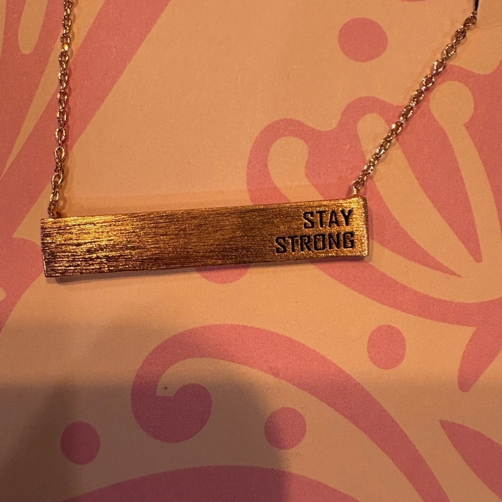 🌸Rose Gold STAY STRONG Bar Necklace - Picture 2 of 3
